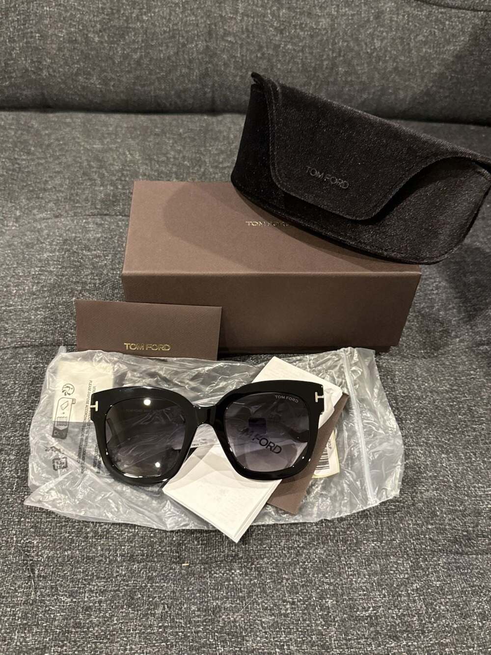 Tom Ford Beatrix-02 TF613 Sunglasses, Shiny Black 52-22-140 - polarized